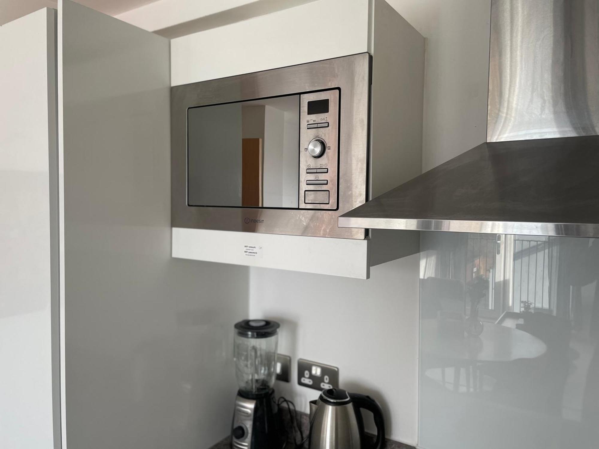 Relaxing 1-Bed Flat In Salford With Street Parking Leilighet Manchester Eksteriør bilde