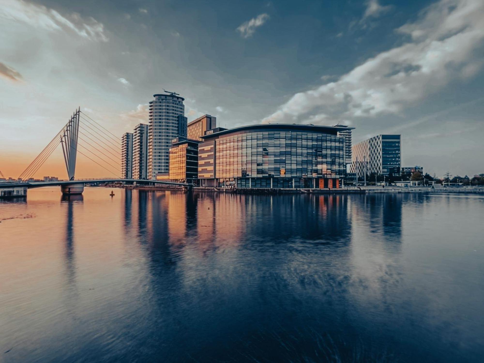 Relaxing 1-Bed Flat In Salford With Street Parking Leilighet Manchester Eksteriør bilde