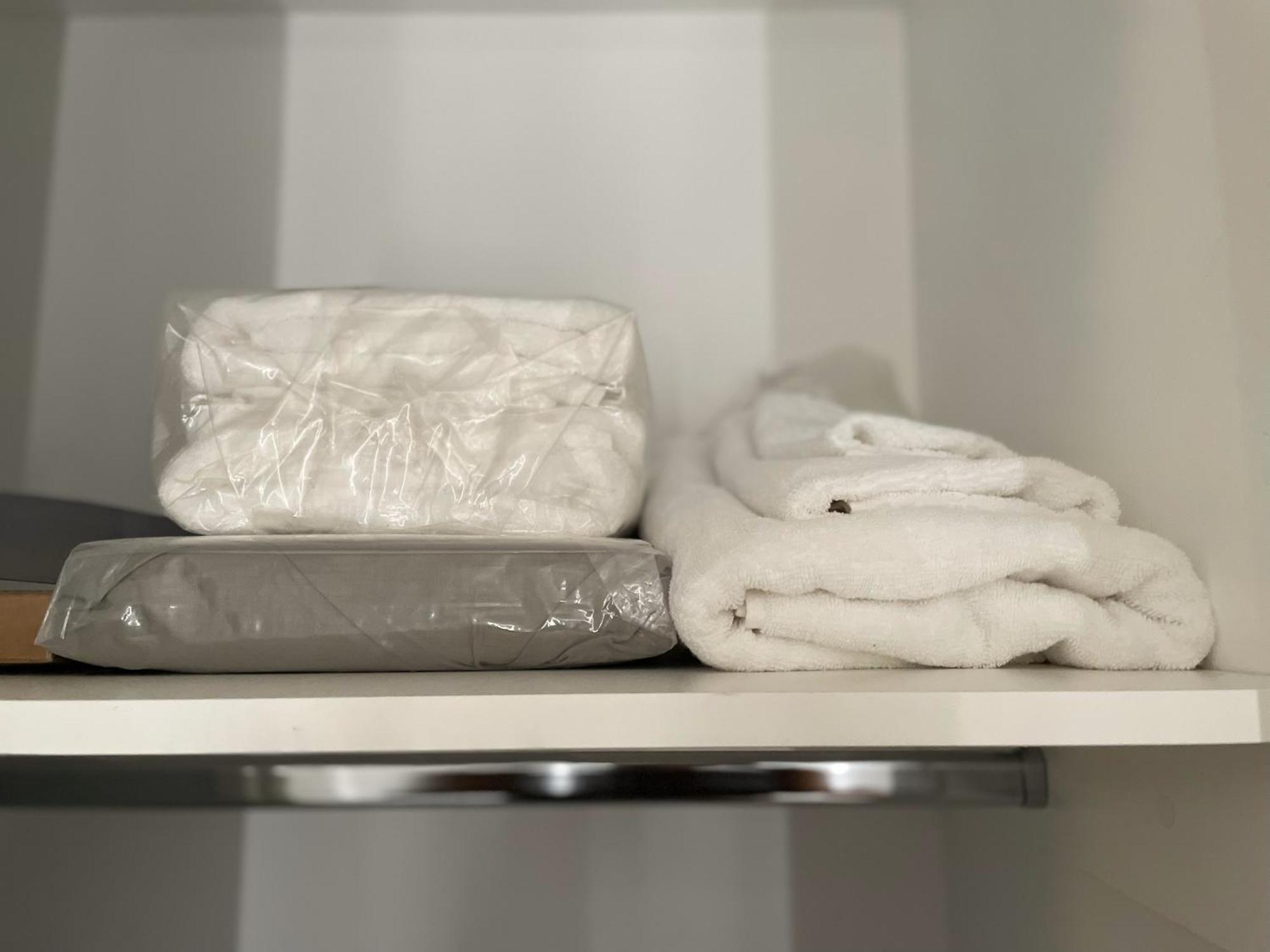 Relaxing 1-Bed Flat In Salford With Street Parking Leilighet Manchester Eksteriør bilde